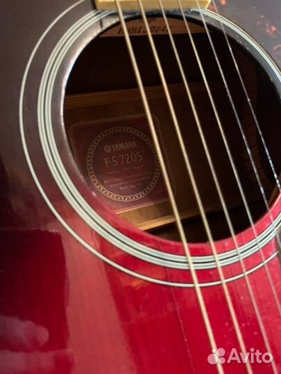 Акустическая гитара Yamaha FS720S