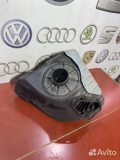 Корпус воздушного фильтра Audi A6 C7 (4g)