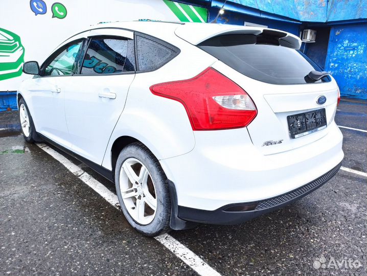 Обшивка багажника левая Ford Focus 3 BM51A46809AB3