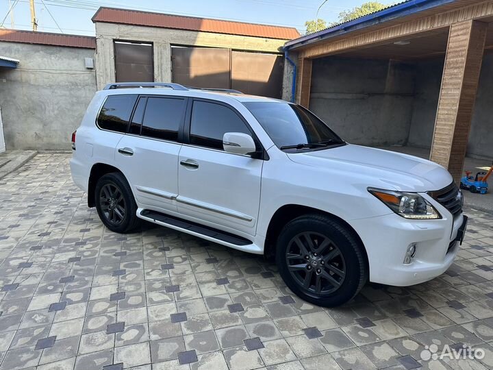 Lexus LX, 2013