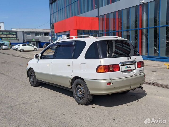 Toyota Ipsum 2.0 AT, 1999, 200 000 км