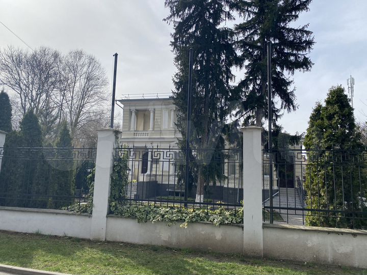 Здание, 1756 м²