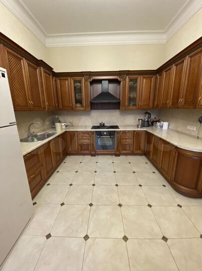 Дом 185 м² на участке 6 сот.