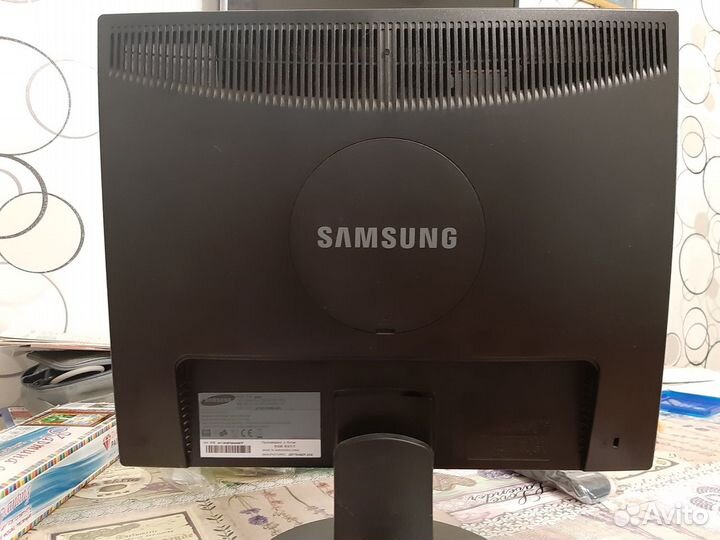 Монитор Samsung 19