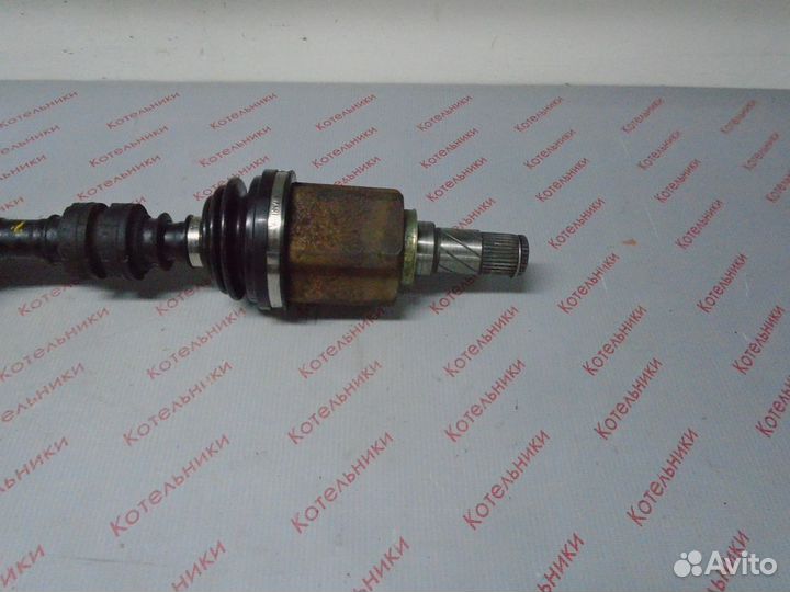 Nissan 39101-AV911 Вал приводной левый