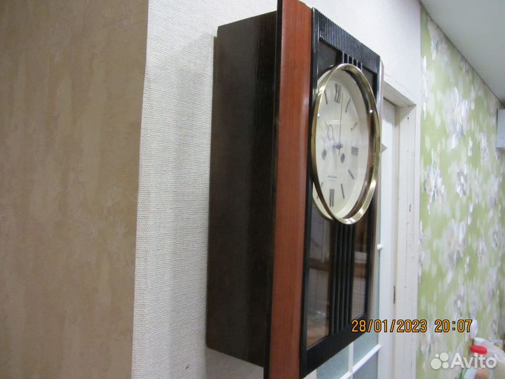 Часы старинные Янтарь в экспортном исполнении