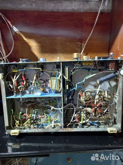 Передатчики на 3 мгр один в сетке второй в земле