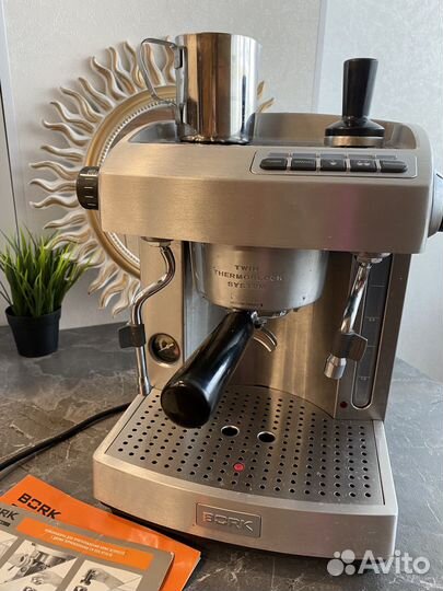 Кофемашина Bork 9730 SI