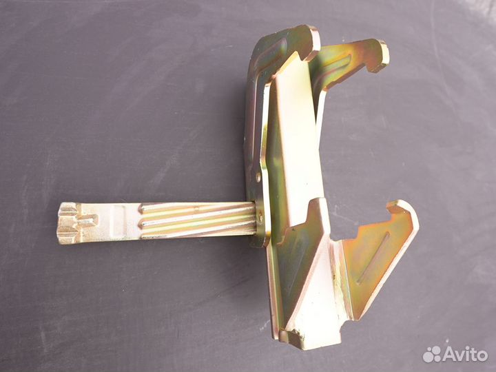 Замок для опалубки выравнивающий Б/У