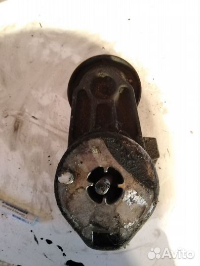 5010412956 Renault Ролик руч.ремня с кронштейном