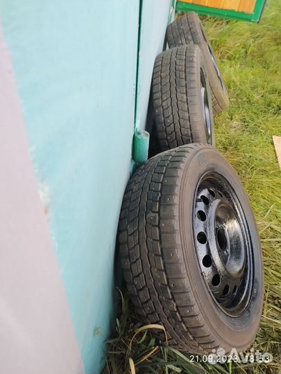 Зимний комплект колес с дисками 195/65/15