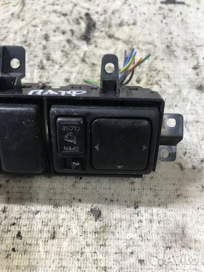 Переключатель регулировки зеркала Nissan Pathfinde