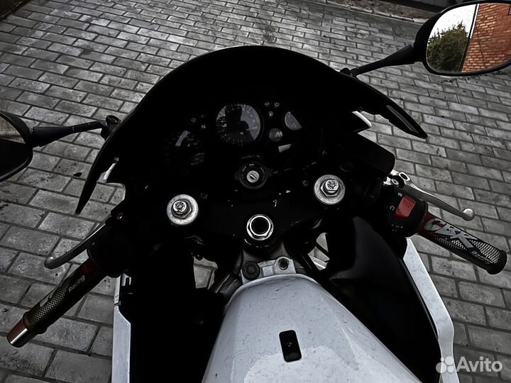 Honda cbr f4