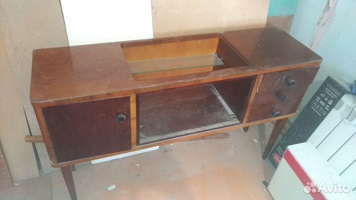 Продам трюмо