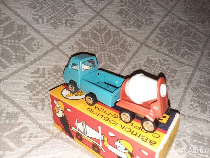 Игрушка автомобиль с прицепом Бетономешалка новая