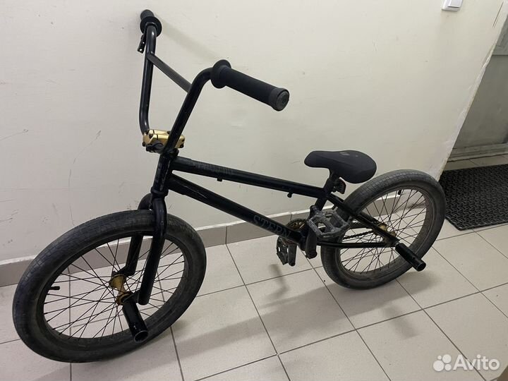 Трюковый велосипед BMX