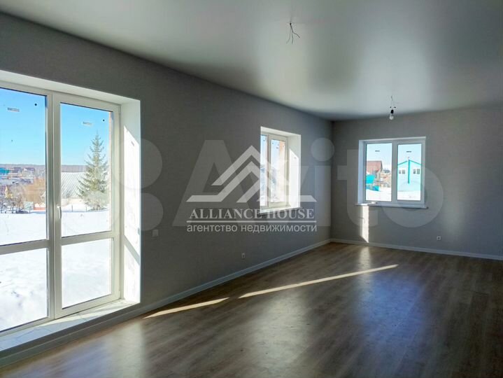 Коттедж 100 м² на участке 11 сот.