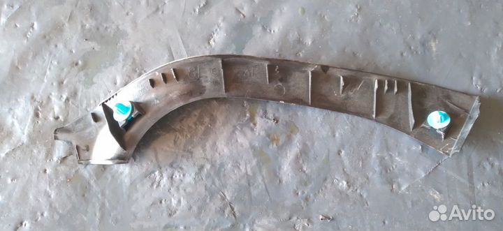 Обшивка крышки багажника Toyota Camry 70 2018