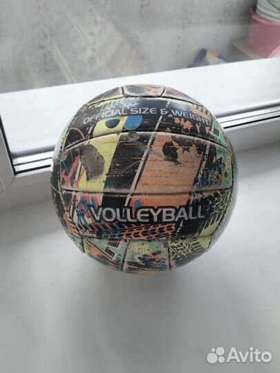 Волейбольный мяч
