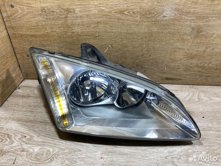 Фара передняя правая Ford Focus 2 дорест 142495