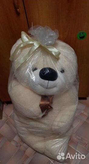 Большой плюшевый мишка