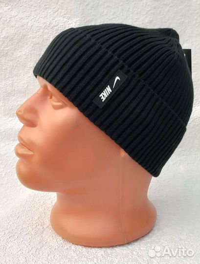 Спортивные демисезонные шапки 