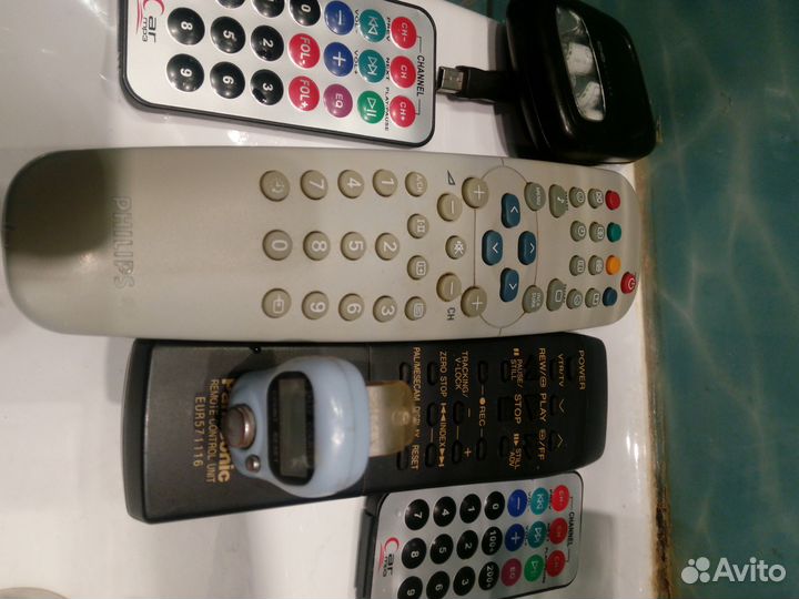 Набор пульты,чехол iPhone и медали