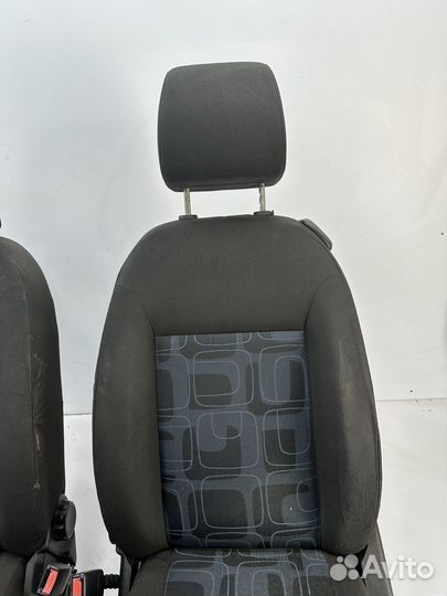 Ford fiesta mk5 купе передние сиденья комплект