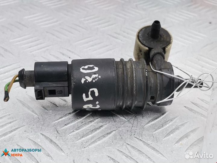 Насос (моторчик) омывателя стекла Volkswagen рест