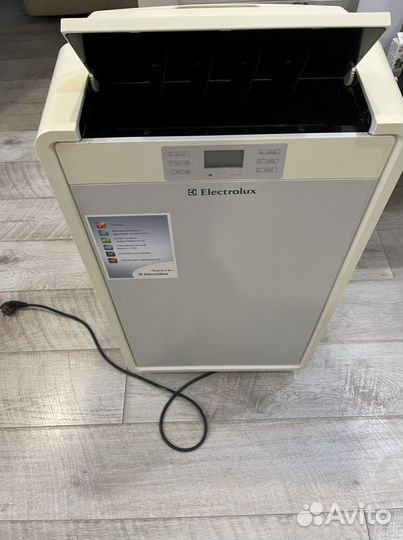 Кондиционер мобильный Electrolux eacm-10DR/N3