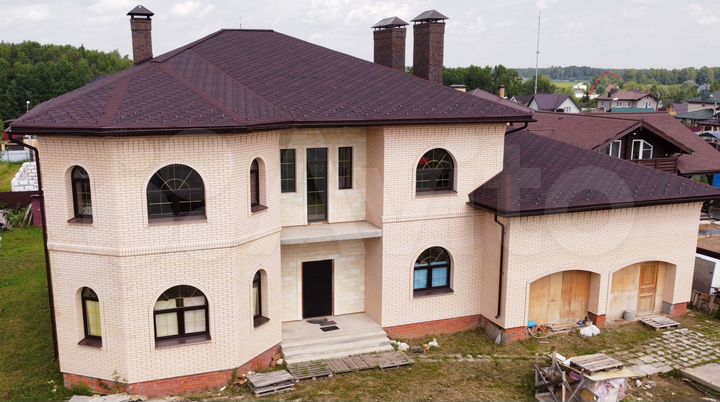 Дом 440,3 м² на участке 12,4 сот.