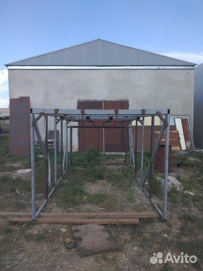 Конструкция для перевозки мяса в авто