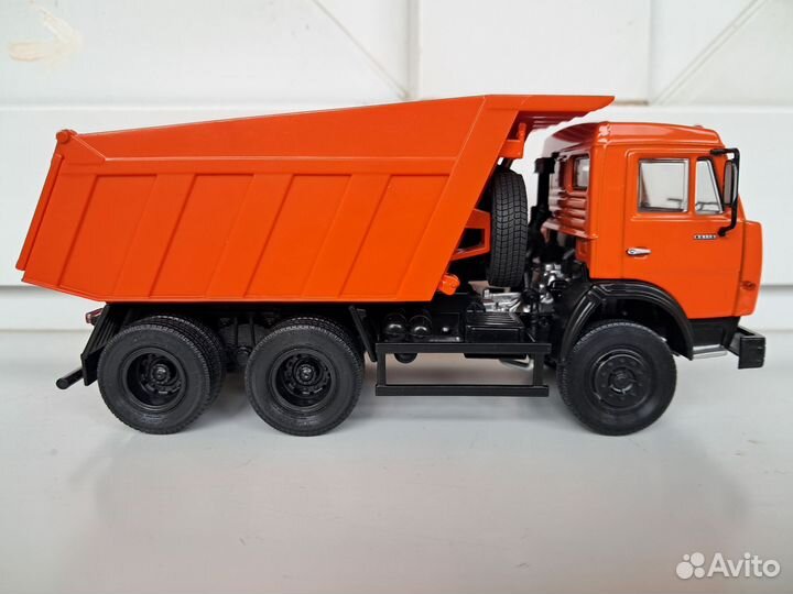 Камаз 65115 самосвал Харьковская резина 1:43