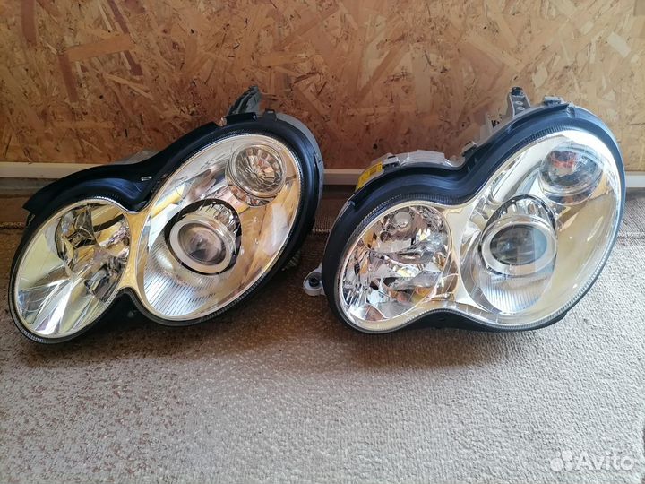 Фара левая Mercedes-Benz C W203 новые ксенон