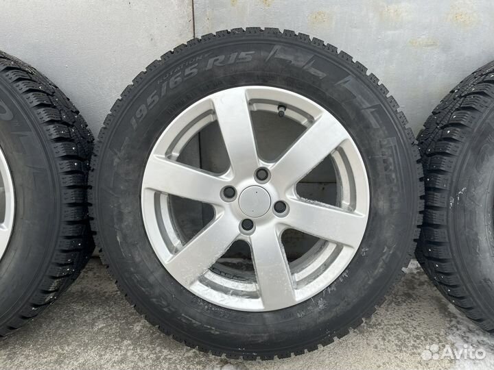 Продам зимние колеса 15