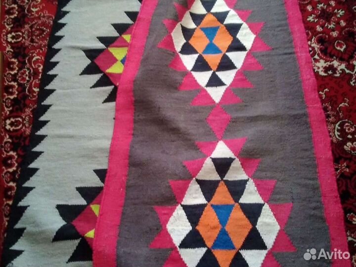 Коврик ручной работы (производство : Тунис)