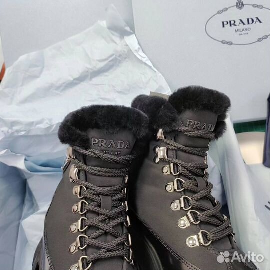 Женские ботинки Prada