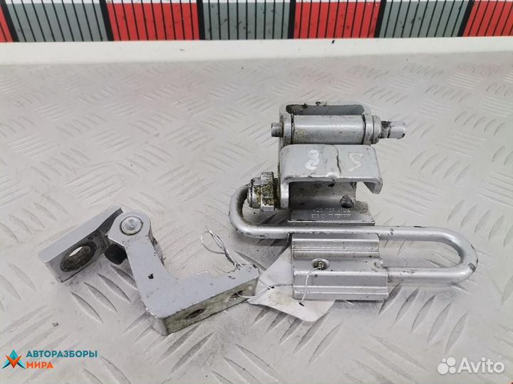 Петля двери Audi A6 4B/C5 2000 4B0833402B