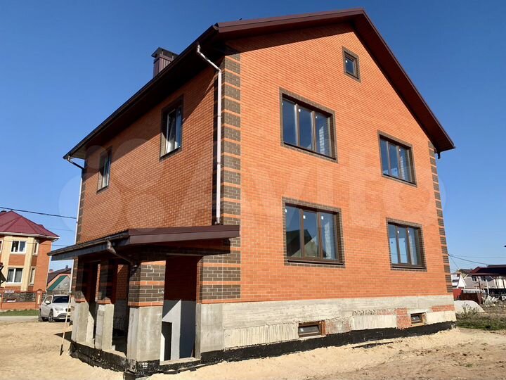 Дом 270 м² на участке 15 сот.