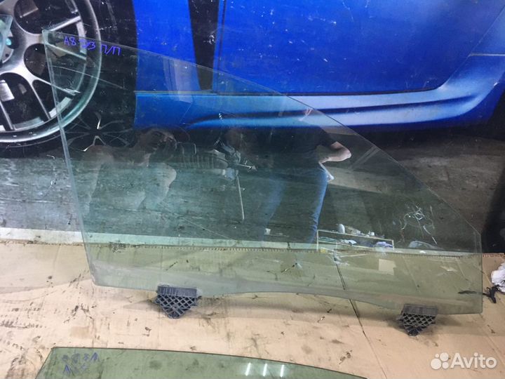 Стёкла дверей комплект audi A8 D3