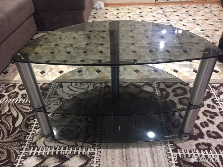 Стеклянная тумба