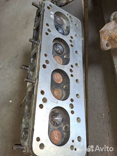 Головка блока 402