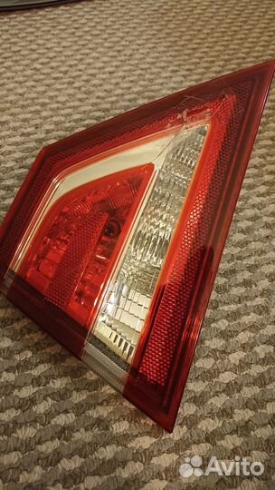 Правый треугольник багажника vesta