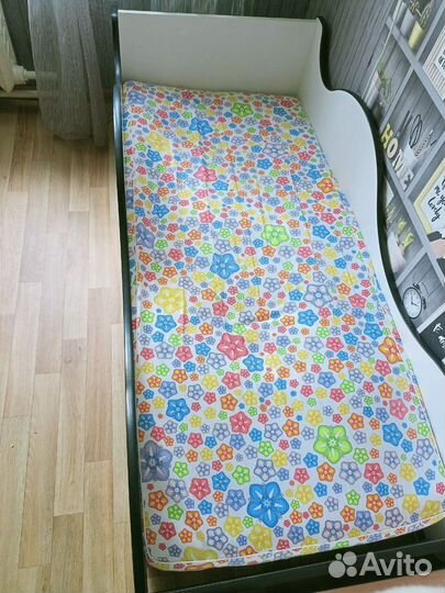 Кровать детская машина