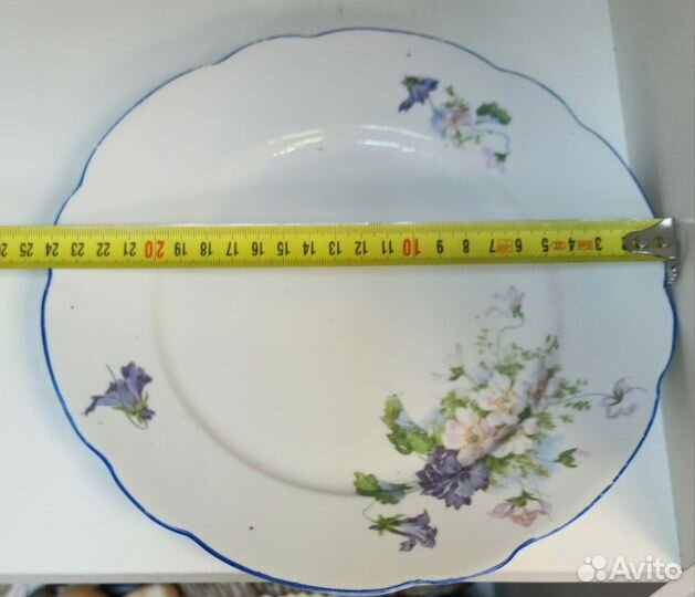 Тарелка столовая для второго с цветочным декором