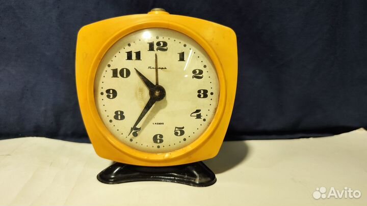 Часы настольные механические СССР