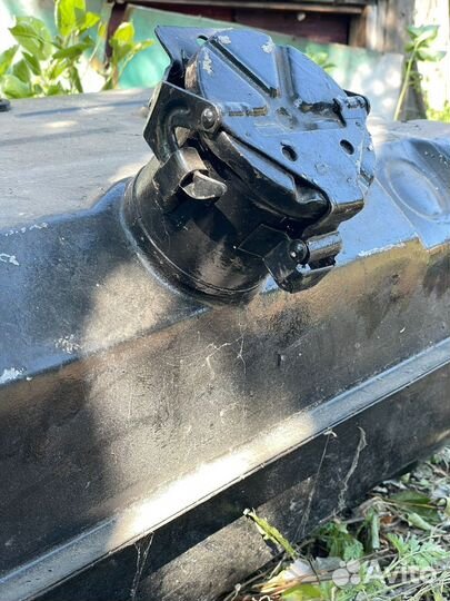 Бензобак грузовика