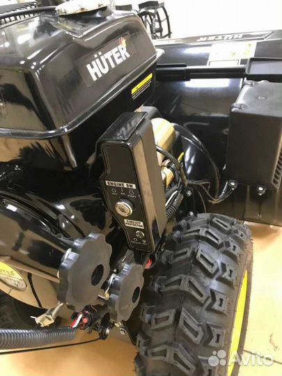 Снегоуборщик Huter SGC 8100