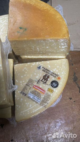 Сыр Parmigiano reggiano