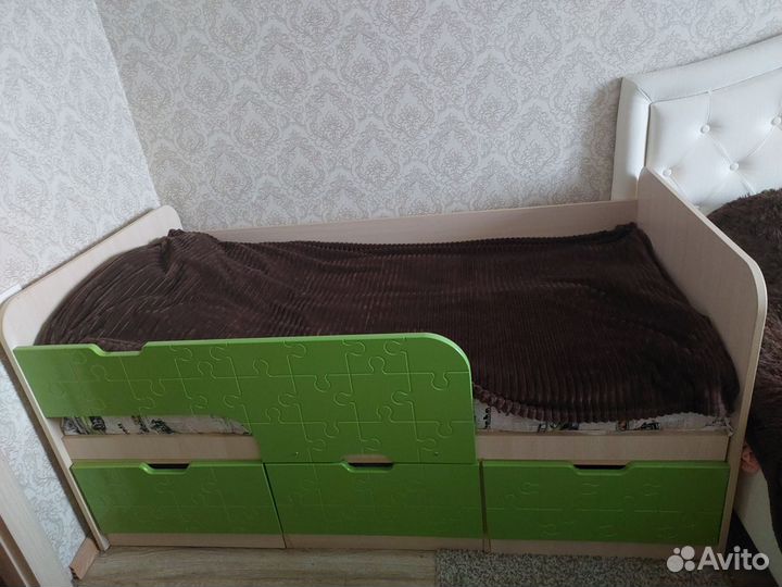 Детская кровать от 2 лет с бортиком